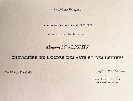 Mila lights reçoit la distinction de chevalière de l’ordre des arts et des lettres